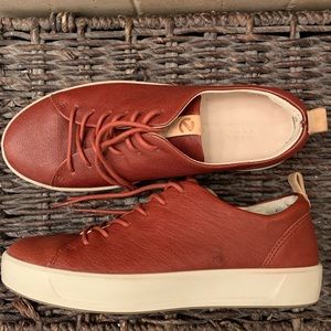 Ecco women’s leather sneakers